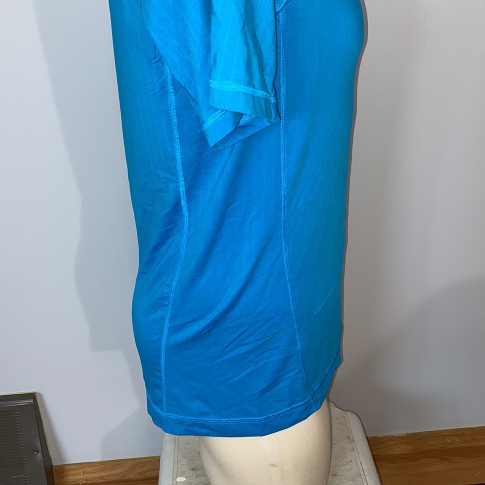 Lululemon Mens V Neck Tee - Picture 6 of 14